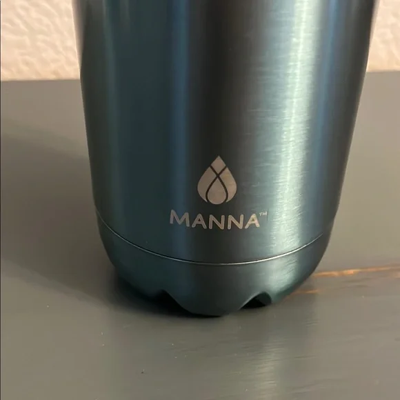 Stainless Steel Water Bottle with Carabiner - Picture 2 of 4